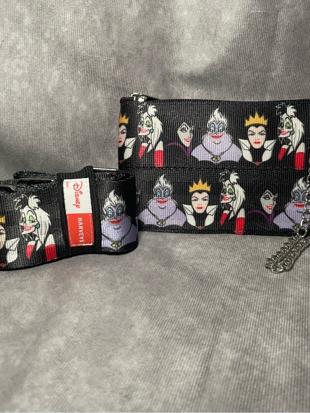 Harvey’s seatbelt Disney villains set -click n carry strap & coin purse